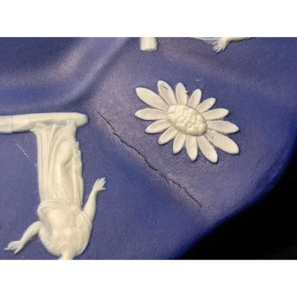 Antique 1878 Wedgwood Cobalt Blue Jasperware Large Plate Sacrifice Figures - Picture 5 of 7